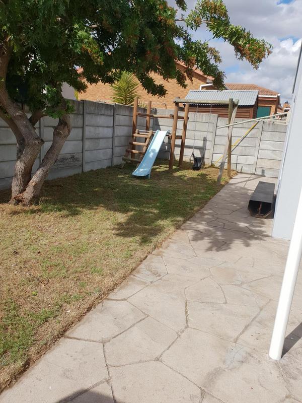 To Let 3 Bedroom Property for Rent in Protea Heights Western Cape